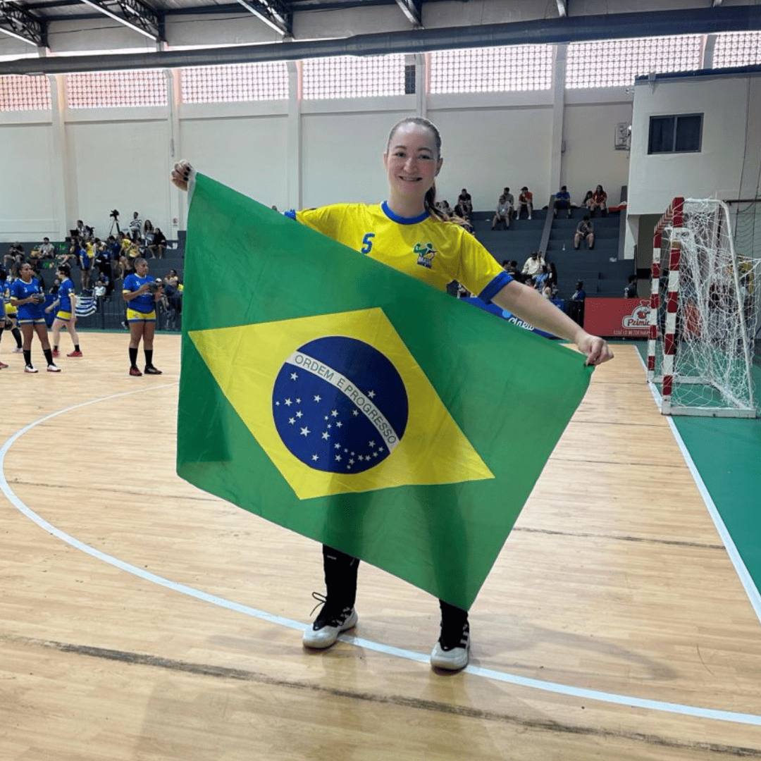 Atleta sarandiense é campeã da Copa América de Handebol Master com a Seleção Brasileira
